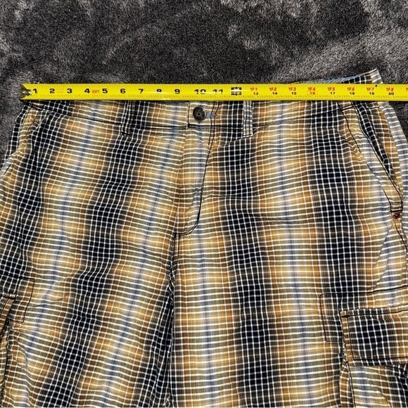 TOMMY BAHAMA JEANS (38) METAL SNAP BUTTON FLAP CARGO SHORTS MULTI-COLOR PLAID - Picture 8 of 15